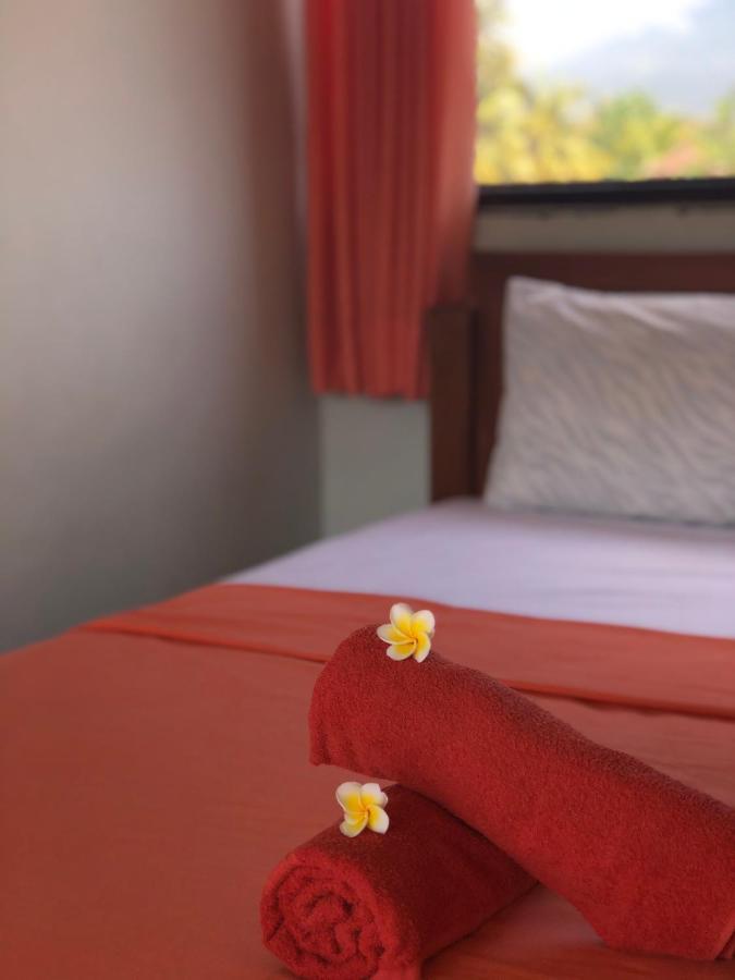 Tira Amed Homestay Bagian luar foto