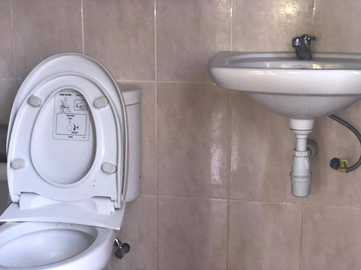 Tira Amed Homestay Bagian luar foto
