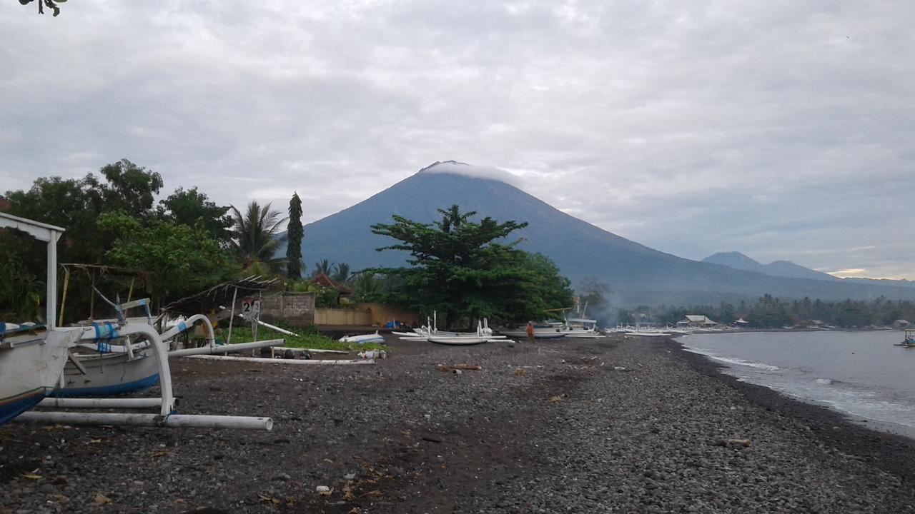Tira Amed Homestay Bagian luar foto