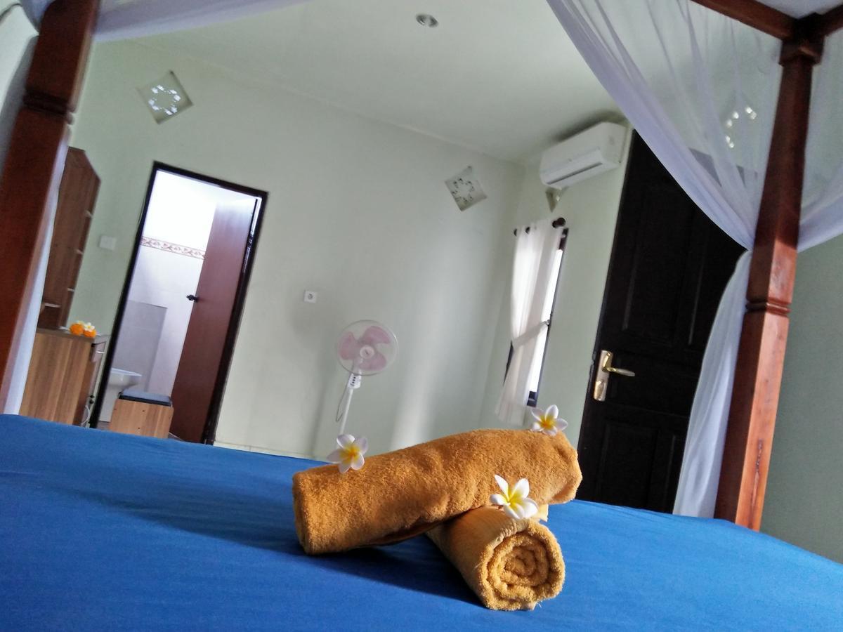 Tira Amed Homestay Bagian luar foto