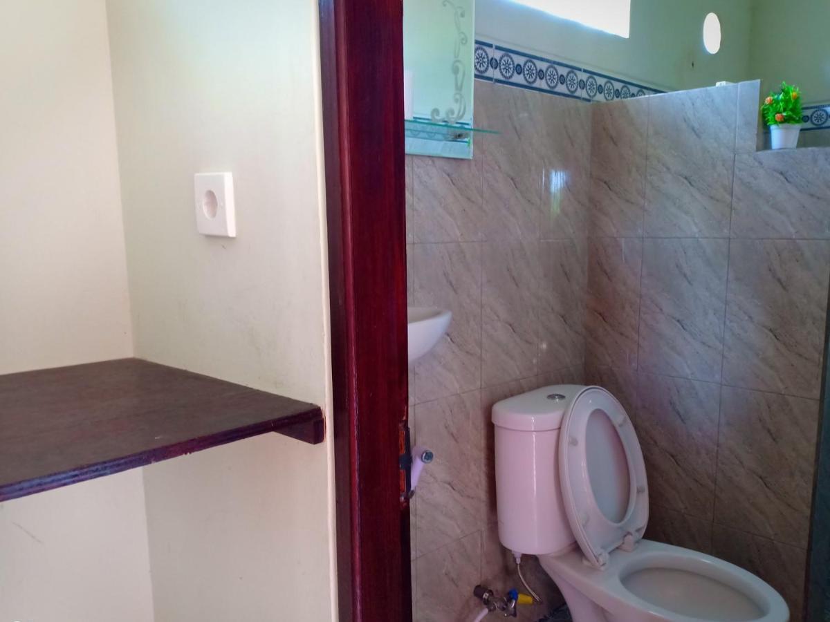 Tira Amed Homestay Bagian luar foto