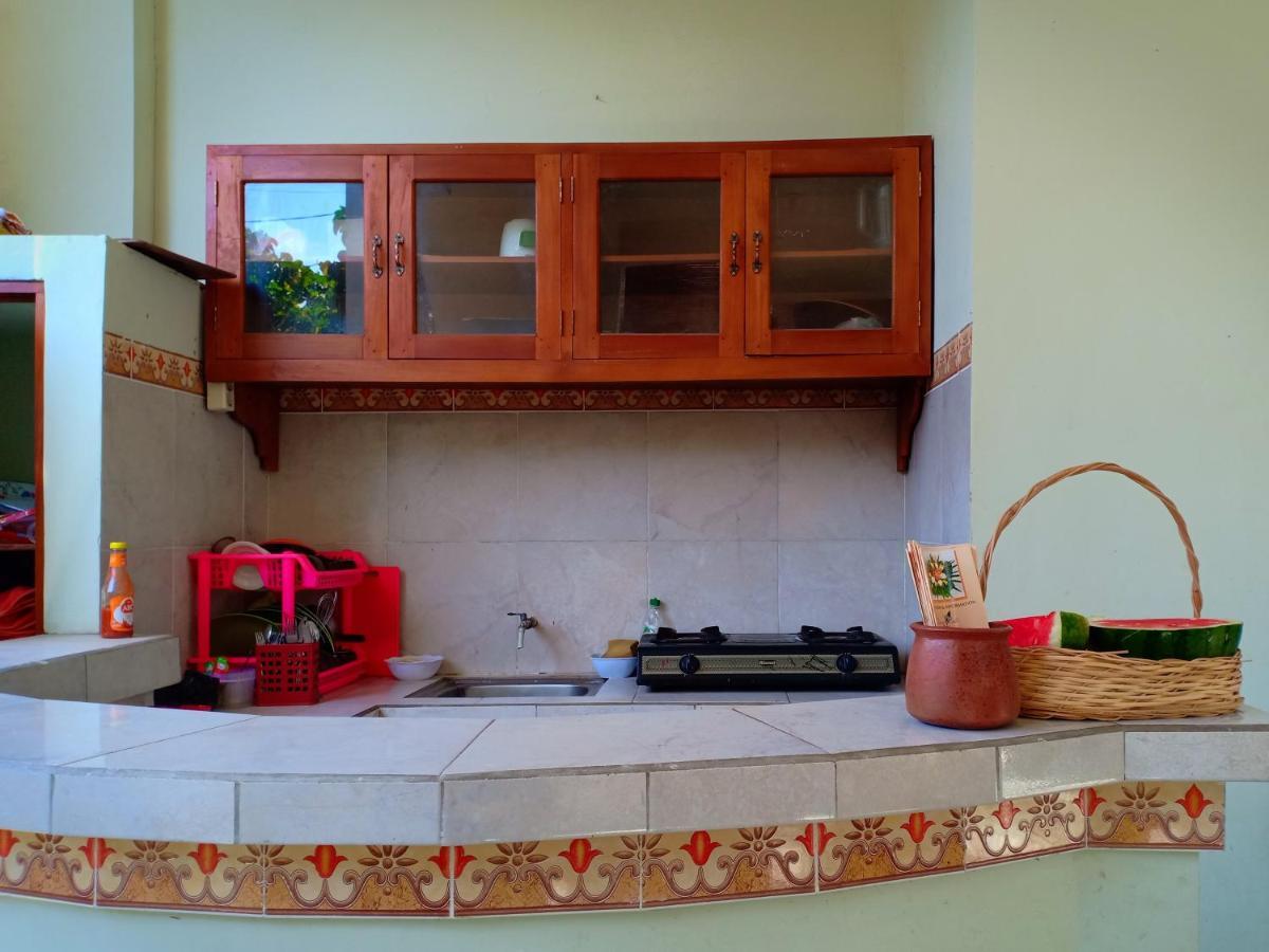 Tira Amed Homestay Bagian luar foto